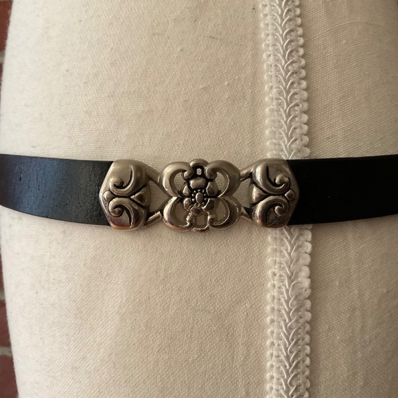 NEW Western Black Leather With Metal Medalions Adjustable Belt Size M/L NWOT - Picture 14 of 16